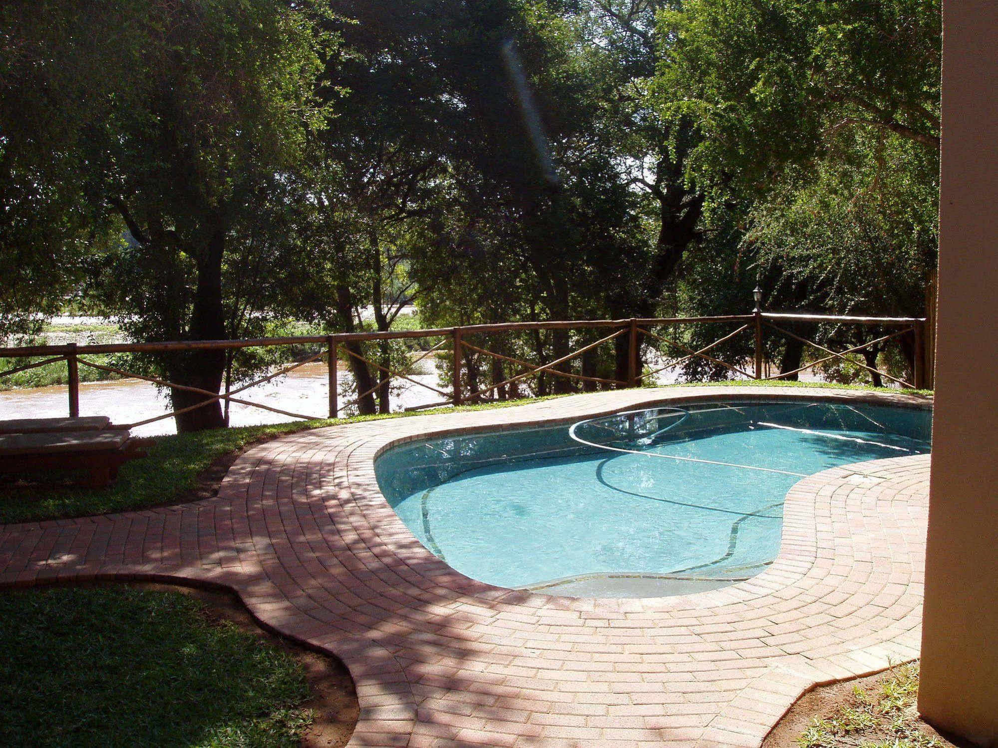 هويدزبروت River House المظهر الخارجي الصورة